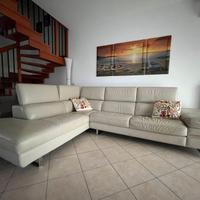 Divano angolare in pelle 300x220