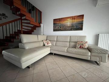 Divano angolare in pelle 300x220