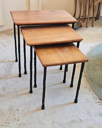 Set di 3 tavolini impilabili in legno e ferro batt
