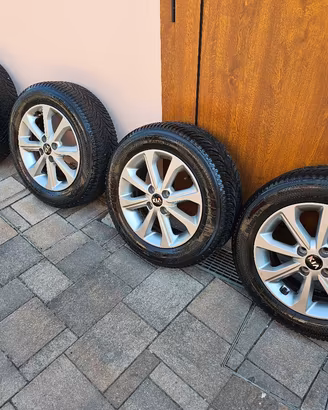 Cerchida 15' per kia stonic con gomme Kleber 4 sta