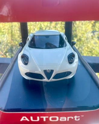 Alfa 4c coupe Autoart 1/18