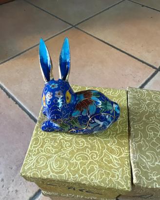 Statuetta coniglio cloisonnè