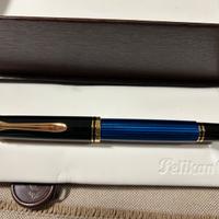 Penna Pelikan Souverän R400 clip/finit. plac. oro.