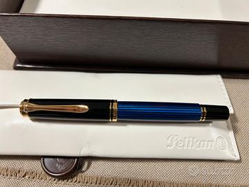 Penna Pelikan Souverän R400 clip/finit. plac. oro.