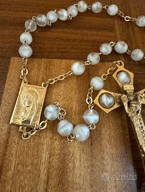 Rosario vintage color oro e pietre di luna