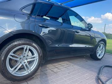 Cerchi da 19 con gomme invernali per porsche macan