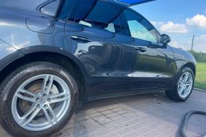 Cerchi da 19 con gomme invernali per porsche macan
