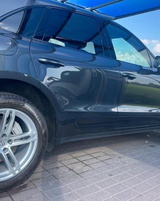 Cerchi da 19 con gomme invernali per porsche macan