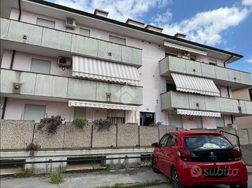 3 LOCALI A ROVIGO