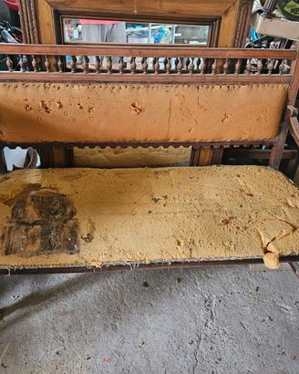 Regaloo divano di legno da restaurare