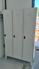 Armadietto in metallo a 3 ante - stile industriale