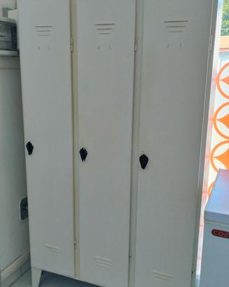 Armadietto in metallo a 3 ante - stile industriale