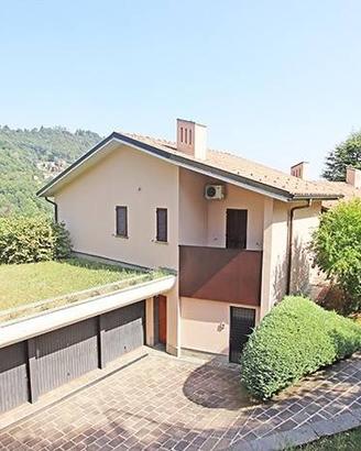Villa di 438 m² con più di 5 locali e box auto dop