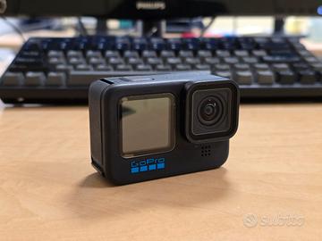 GoPro HERO 10 BLACK + accessori - Idea natale