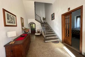 Villa di 327 m² con più di 5 locali e box auto dop