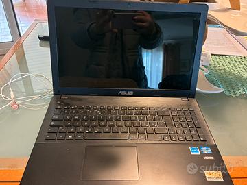 Notebook ASUS veloce e affidabile - pronto all’uso