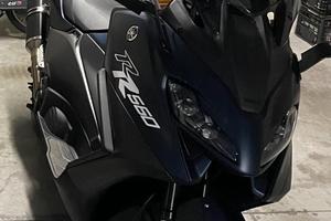 TMAX 560 BLUE ICON SUPER ACCESSORIATO