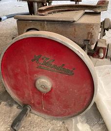 AFFETTATRICE VANDONI