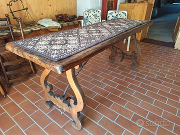 Robusto Tavolo Fratino, Inizio '900 gambe a lira