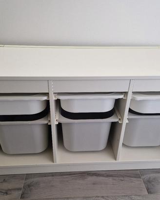 Trofast ikea con contenitori