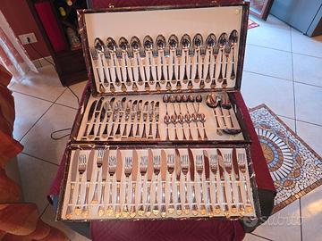 Servizio posate eleganti. 