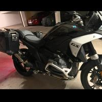 BMW R 1300 GS  TripleBlack