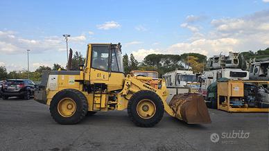 Pala gommata komatsu mod. wa 180-3