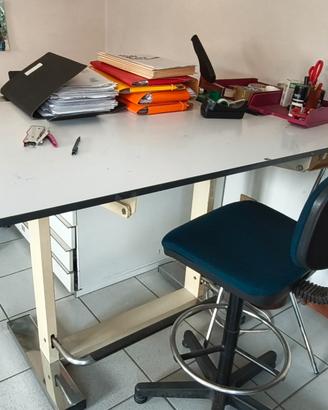 Postazione disegno 2 tecnigrafi + sgabello