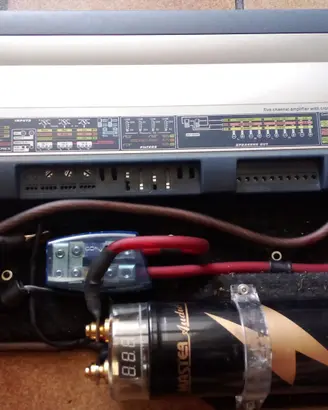 SQL amplificatore Audison SRX 5 + condensatore 1 F