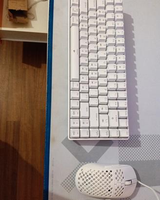 tastiera meccanica gaming e mouse gaming 