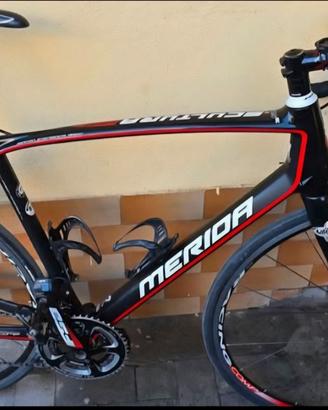 Bici da corsa Merida scultura comp 305e di2