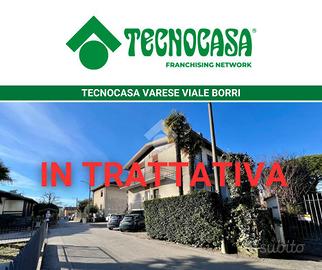 CASA SEMINDIPENDENTE A VARESE