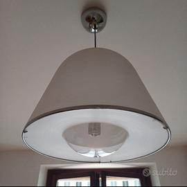 Lampada Kuala di Franco Bresciani per i Guzzini