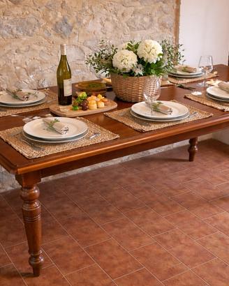 Tavolo in legno di faggio laccato