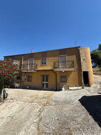 Casa indipendente 186 mq + terreno di 4070 mq