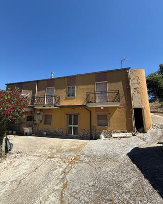 Casa indipendente 186 mq + terreno di 4070 mq