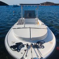 Barca Mako 23 i/o Cuddy Cabin  Yamaha 2