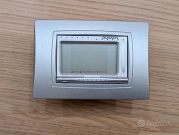 Cronotermostati touch screen da incasso