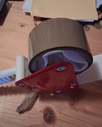 Scatoloni e dispenser adesivo per traslochi