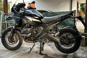 Bmw gs 1300 triple black