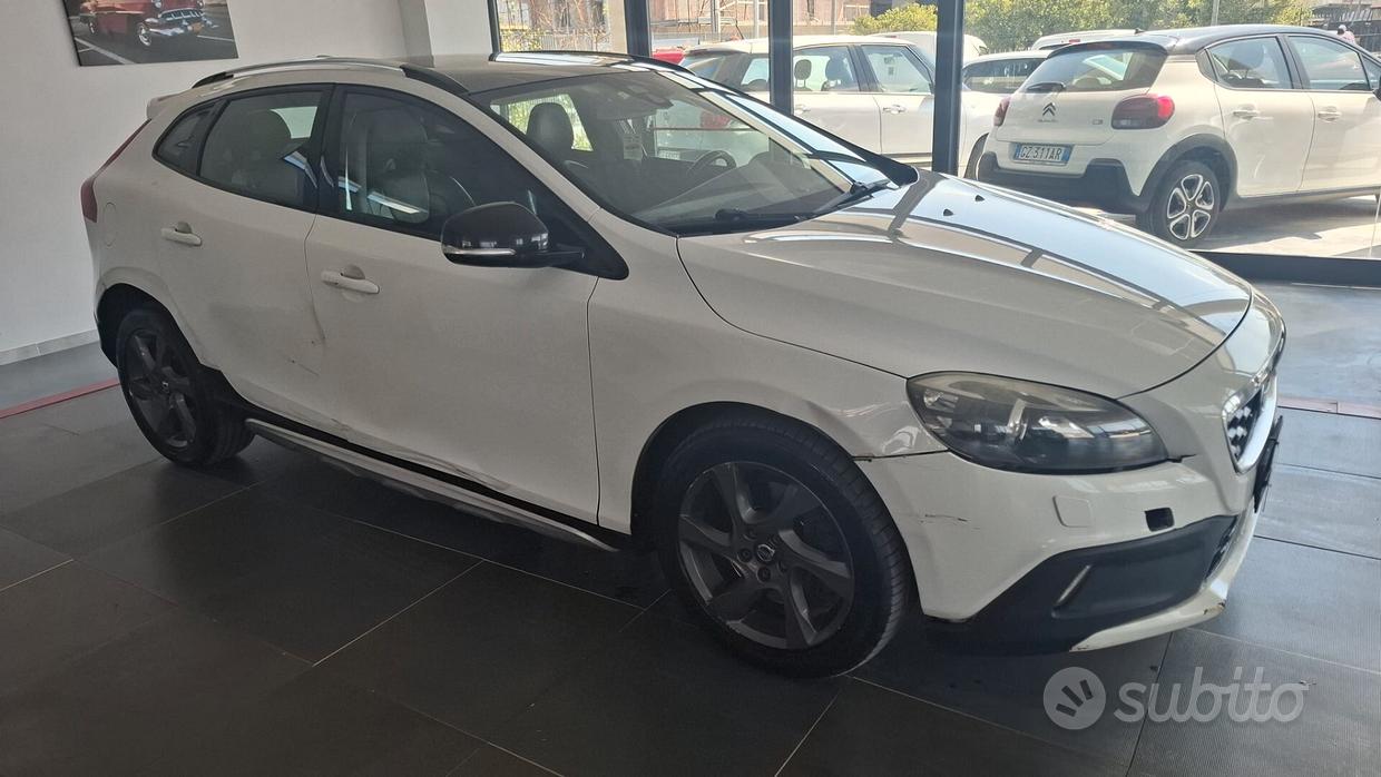 Volvo V40 Cross Country D4 Momentum