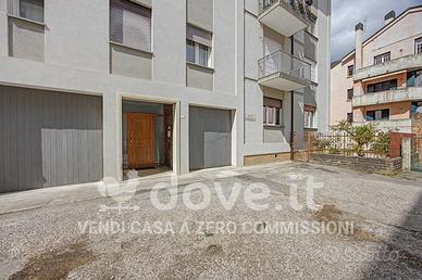 Appartamento di 100 m² con 3 locali e box auto a T