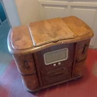 mobile bar con radio giradischi e radio Marelli 