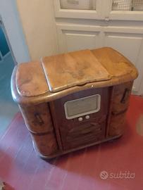 mobile bar con radio giradischi e radio Marelli 