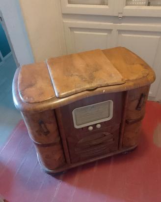 mobile bar con radio giradischi e radio Marelli 
