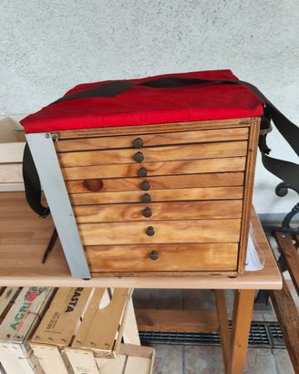 cassetta porta attrezzi da pesca 