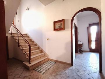 Villa di 184 m² con più di 5 locali e box auto dop