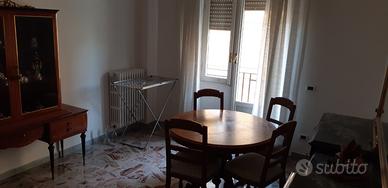 Camera in appartamento Viale della croce rossa