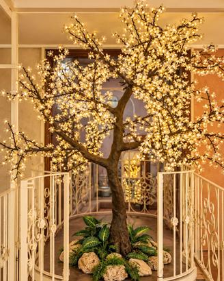 Albero luminoso di ciliegio con luci a LED