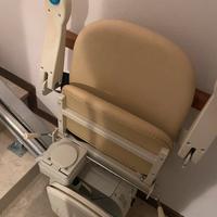Scala per disabili monta scala